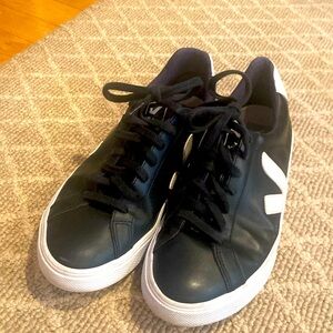 Veja’s Black Campo Sneakers Women’s 40